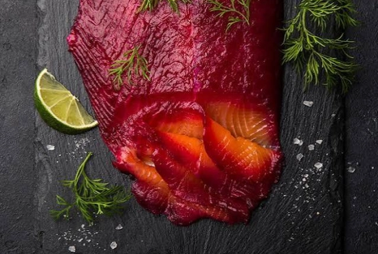 Notre recette de saumon gravlax maison, star de nos buffets à Lyon